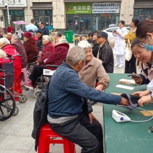 阜南县多单位联合开展“敬老月”慰问活动