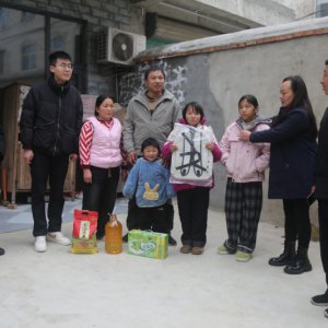 情暖寒冬 爱润童心