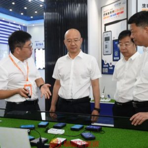 汪华东在颍州区颍东区调研时强调 做大做强特色产业园区 推动经济社会高质量发展